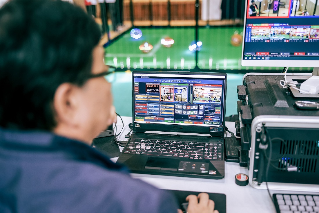 Judging drone soccer