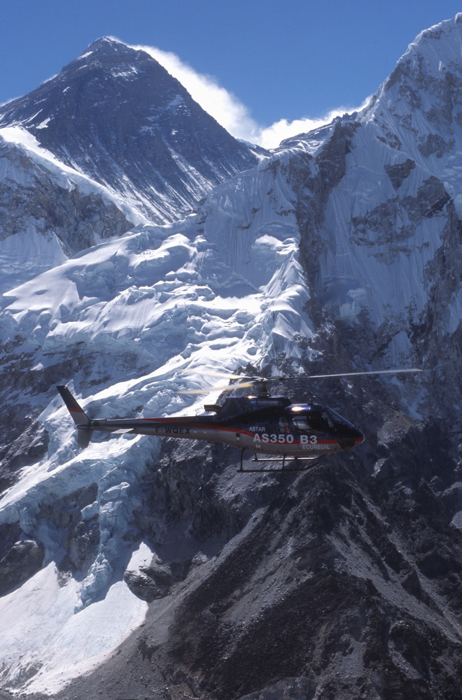 Airbus Ecureuil helicopter Everest