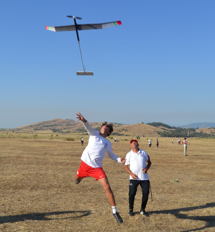 Tomasz Jerziory POL launches his aeromodel F1